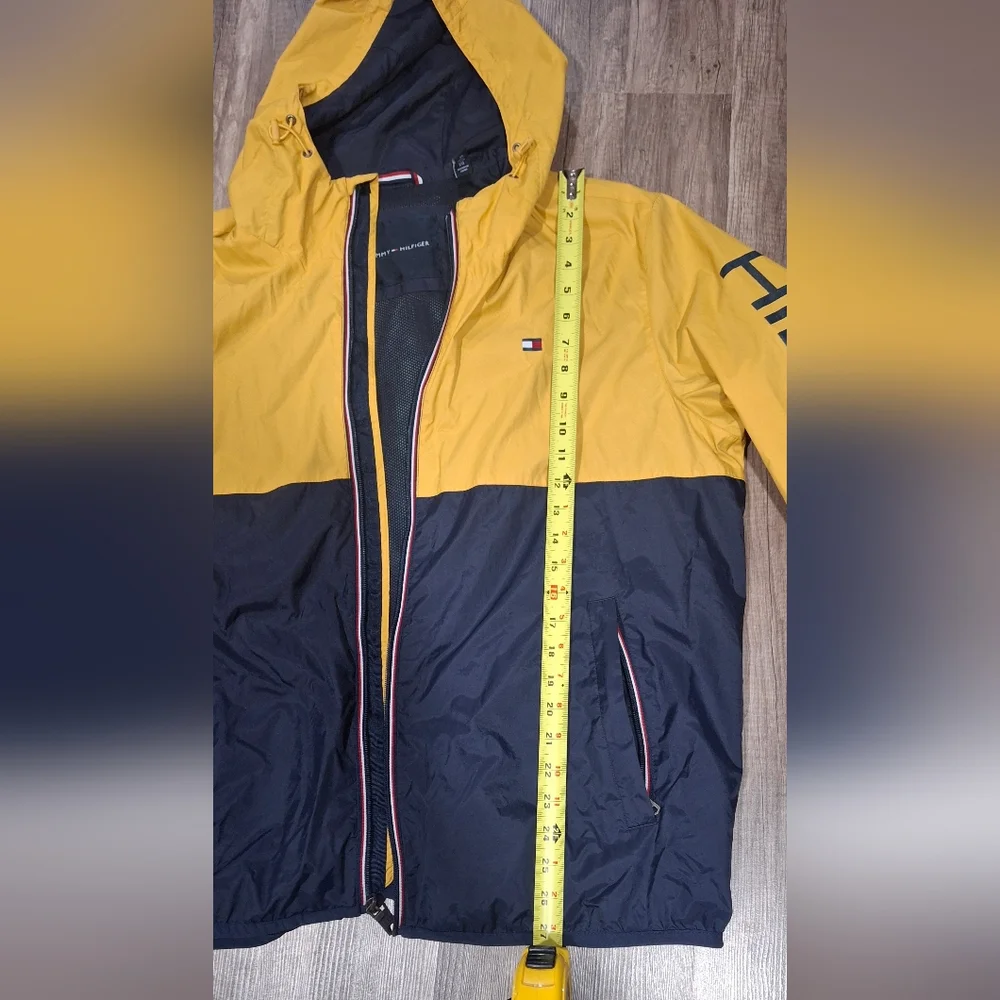 Tommy Hilfiger Yellow and Black Jacket  🚭SMOKE FREE HOME - Picture 9 of 10